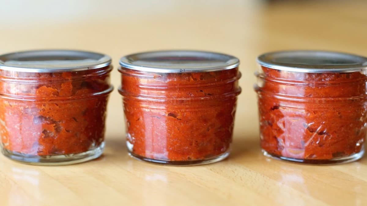 رب گوجه فرنگی قوطی فلزی